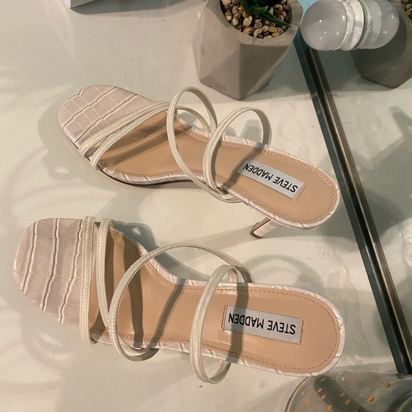 Steve Madden Heels - Picture 2 of 6